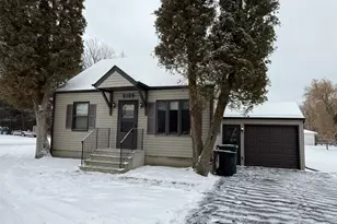 2125 Riverview Dr, Green Bay, WI 54303 - Photo 1