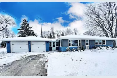 621 W Calumet Street, Hilbert, WI 54129 - Photo 1