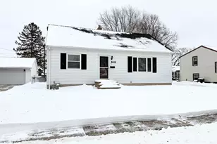 918 Newtols St, Green Bay, WI 54302 - Photo 1