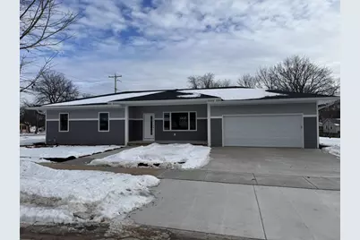 1734 Oak Street, Oshkosh, WI 54901 - Photo 1