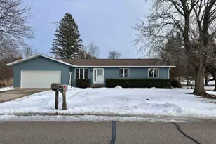 318 Sacramento St, Berlin, WI 54923 - Photo 1