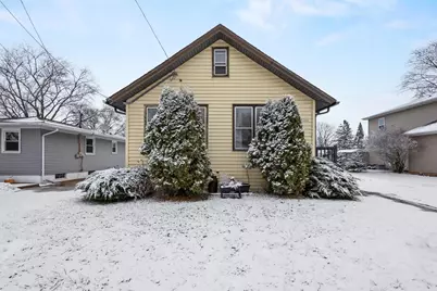2206 Ashland Street, Oshkosh, WI 54901 - Photo 1