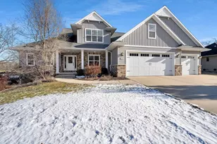 905 Red Fox Dr, Green Bay, WI 54313 - Photo 1