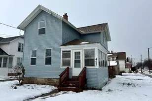 402 14th Ave, Oshkosh, WI 54902 - Photo 1