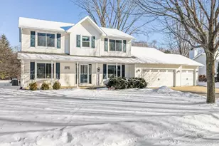 201 Swiss Meadow Ln, Green Bay, WI 54302 - Photo 1