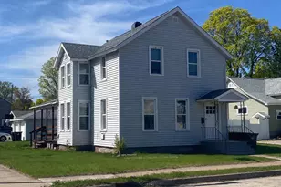 813 8th St, Menominee, MI 49858 - Photo 1