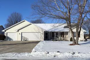 1710 Emerald Dr, Green Bay, WI 54311 - Photo 1
