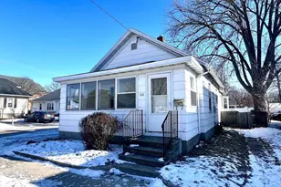 618 N Baird St, Green Bay, WI 54302 - Photo 1