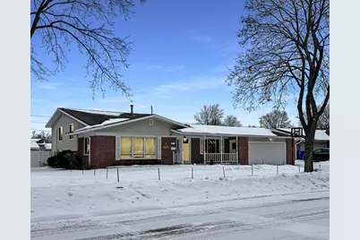 511 Wells Avenue, Peshtigo, WI 54157 - Photo 1