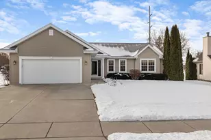 1542 Primrose Ln, Fond du Lac, WI 54935 - Photo 1