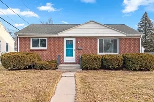 1220 Hickory Hill Dr, Green Bay, WI 54304 - Photo 1