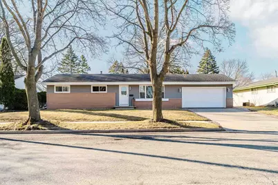 1425 W 3rd Avenue, Oshkosh, WI 54902 - Photo 1