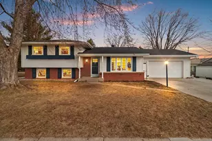 918 Florida Ave, Oshkosh, WI 54902 - Photo 1