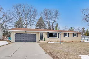 333 Steven St, Green Bay, WI 54303 - Photo 1