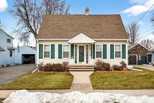 228 Frederick St, Menasha, WI 54952 - Photo 1