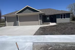378 Pauls Pl, Oshkosh, WI 54904 - Photo 1