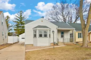 1132 12th Ave, Green Bay, WI 54304 - Photo 1