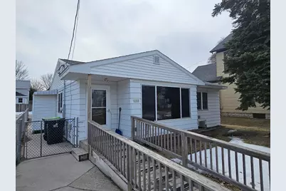 1005 8th Avenue, Menominee, MI 49858 - Photo 1
