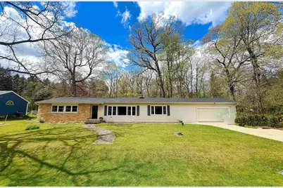 2623 Oakcrest Drive, Neenah, WI 54956 - Photo 1