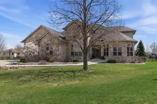 15 Park Cir, Fond du Lac, WI 54935 - Photo 1