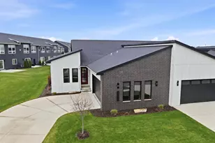 396 Aldon Cir, Green Bay, WI 54304 - Photo 1