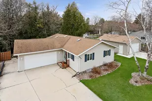 3518 Columbus St, Two Rivers, WI 54241 - Photo 1