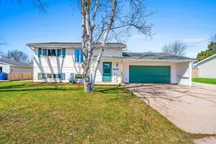 1076 Goss Ave, Menasha, WI 54952 - Photo 1