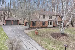 382 Ellortina Cir, Green Bay, WI 54302 - Photo 1