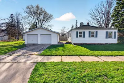 431 E Coolidge Avenue, Appleton, WI 54915 - Photo 1