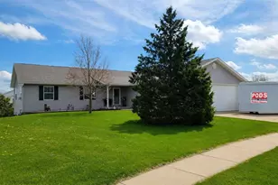 511 Island View Cir, Hustisford, WI 53034 - Photo 1