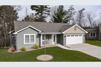 564 Hart Court, Waupaca, WI 54981 - Photo 1