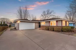 736 Melissa St, Menasha, WI 54952 - Photo 1