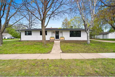 2120 Crane Street, Oshkosh, WI 54901 - Photo 1
