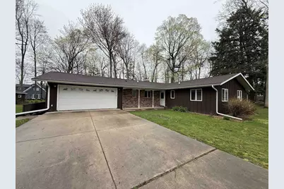 925 E Ridlington Avenue, Shawano, WI 54166 - Photo 1