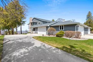 5323 Sunset Bluff Dr, Green Bay, WI 54311 - Photo 1