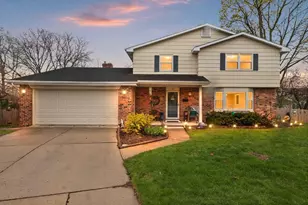 525 E Briar Ln, Green Bay, WI 54301 - Photo 1