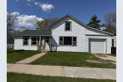907 Park Avenue, Waupaca, WI 54981 - Photo 1