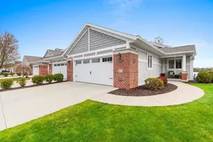 2617 Bay Harbor Cir, Green Bay, WI 54304 - Photo 1