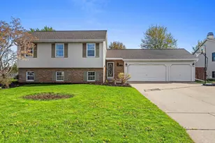 2124 Kensington Ln, Green Bay, WI 54311 - Photo 1