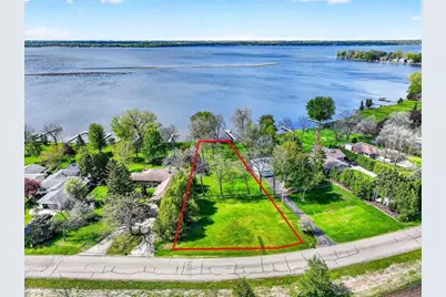 Edgewood Lane, Oshkosh, WI 54904 - Photo 1