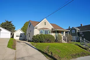 1214 S 18th St, Manitowoc, WI 54220 - Photo 1
