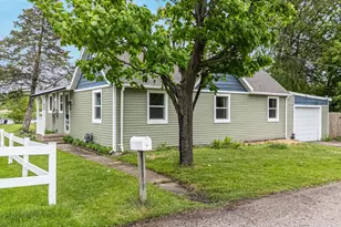 33 Island Dr, Montello, WI 53949 - Photo 1