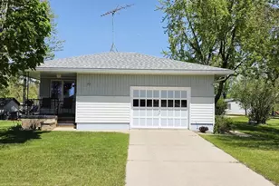 707 E 5th St, Shawano, WI 54166 - Photo 1