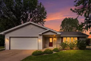 1115 Sawtell Ct, Oshkosh, WI 54902 - Photo 1