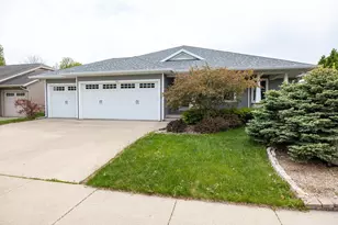 3221 Mockingbird Way, Oshkosh, WI 54904 - Photo 1