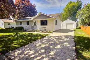 2037 Farlin Ave, Green Bay, WI 54302 - Photo 1