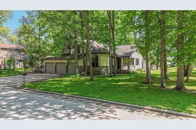 1711 E Robin Way, Appleton, WI 54915 - Photo 1