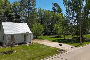 1202 S Andrews St, Shawano, WI 54166 - Photo 1