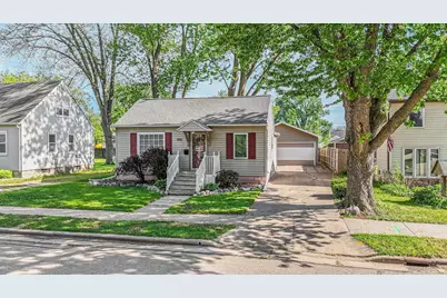 628 Roosevelt Street, Neenah, WI 54956 - Photo 1