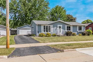 1605 Thornton Dr, Oshkosh, WI 54904 - Photo 1